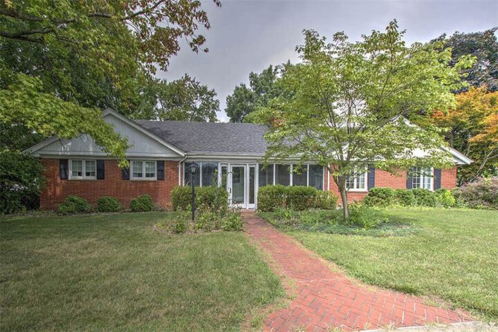 612 W Karen Drive  Decatur IL 62526 photo