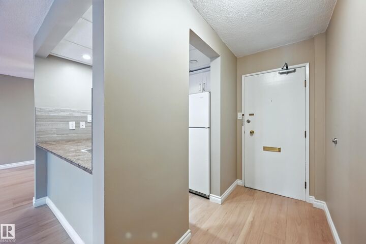 Property Photo: 11007 83 Avenue NW 404 AB T6G 0T9