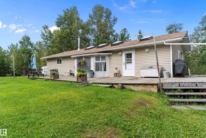 43,49 51520 RR 200A  Rural Beaver County AB T0B 4J1 photo