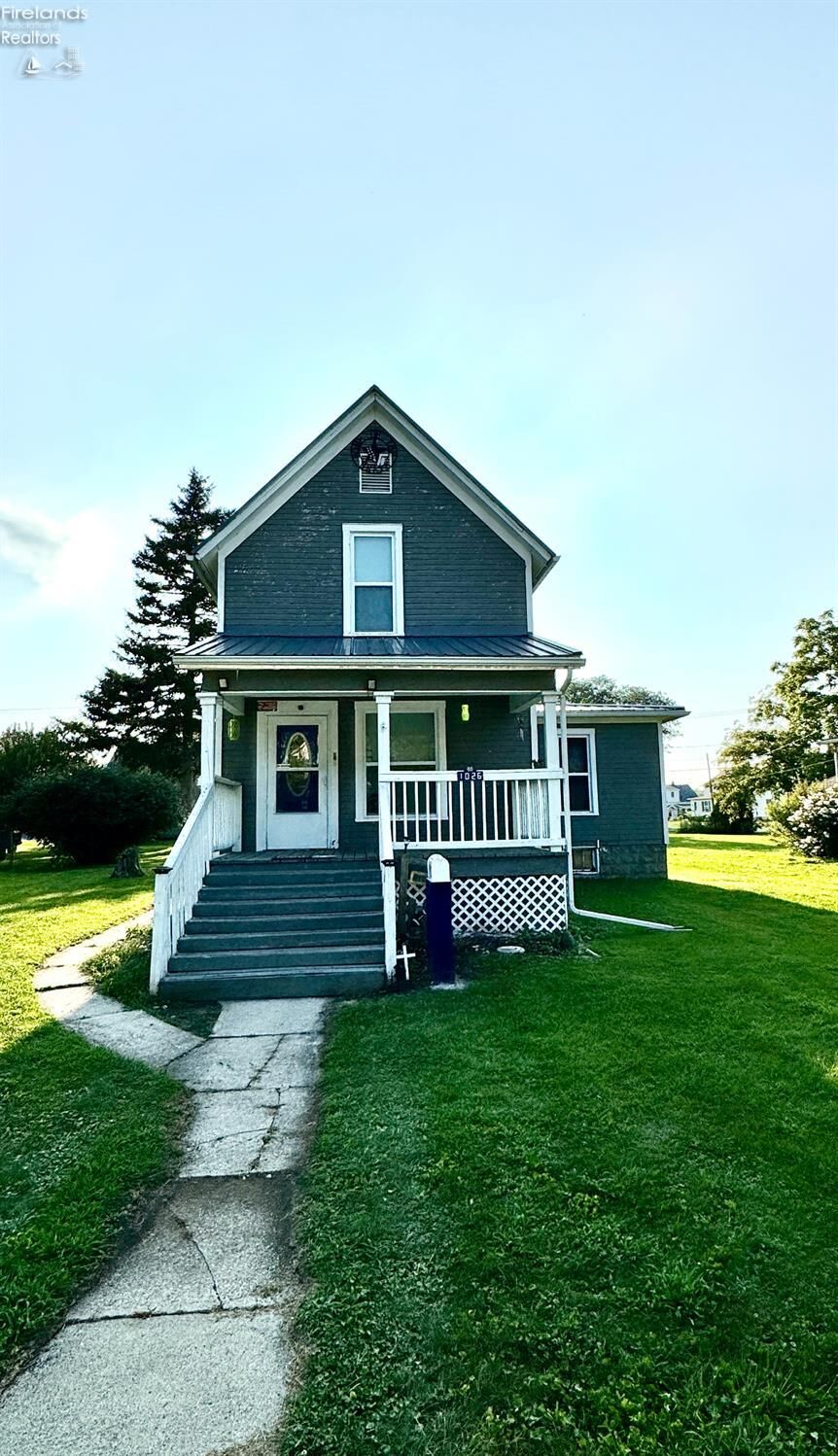 Property Photo:  1026 Western Avenue  OH 43420 