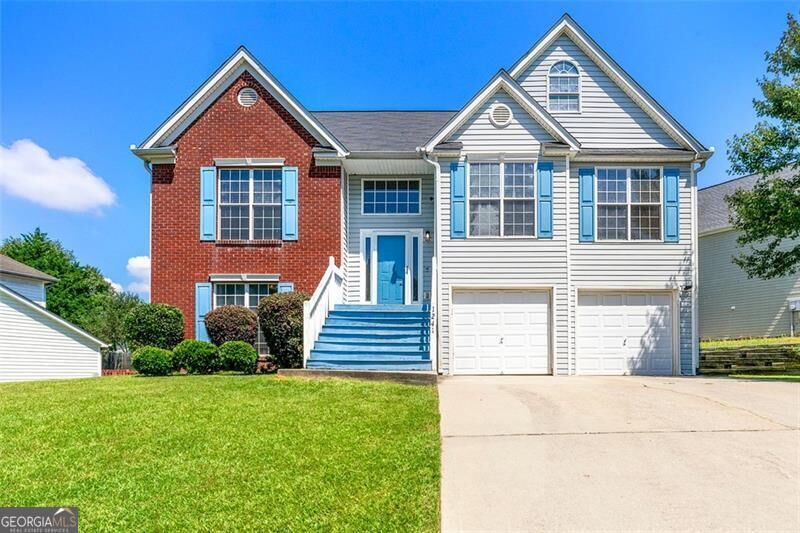 Property Photo: 1241 Creekview Circle GA 30296