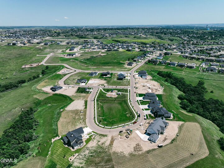 Property Photo:  2619 Frisco Way  ND 58503 