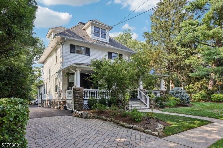 Property Photo:  44 Washington Pl  NJ 07450 