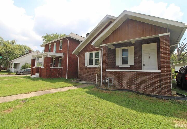 Property Photo:  1263 Washington Avenue  IN 47714 