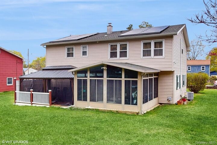 Property Photo:  754 Wolcott Avenue  NY 12508 