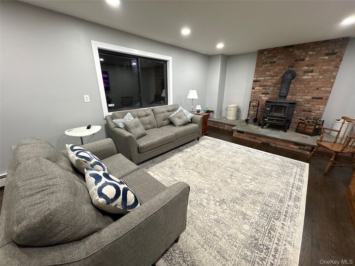 Property Photo:  28 Saymor Drive  NY 10954 