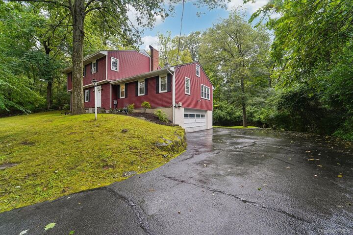 Property Photo:  24 Dogwood Hills Road  NY 12550 