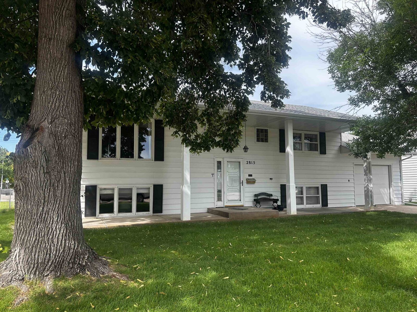 Property Photo: 2815 Pawnee NE 69101