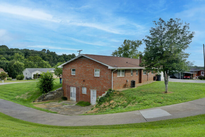 Property Photo: 888 Isabell Drive TN 37725