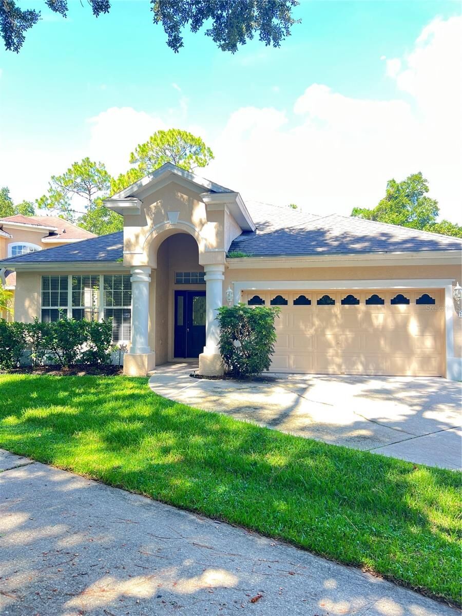 Property Photo:  806 Cherry Valley Way  FL 32828 