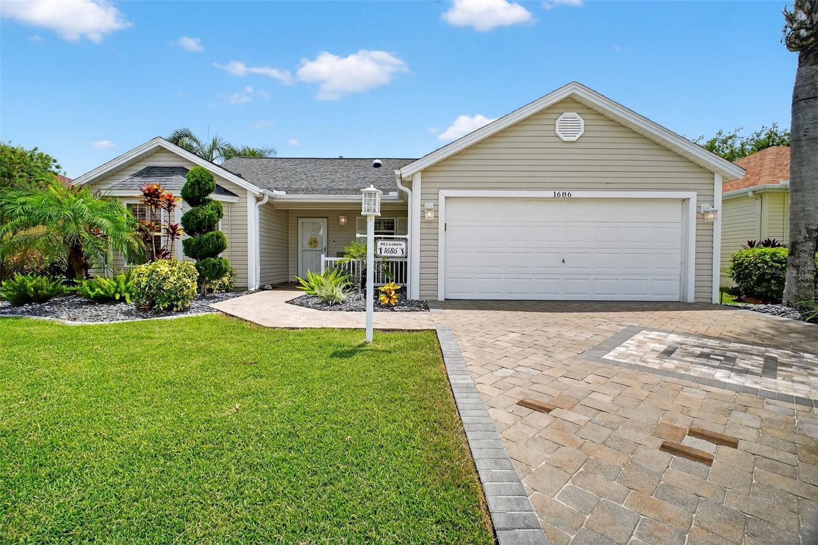 Property Photo:  1686 Kensington Place  FL 32162 