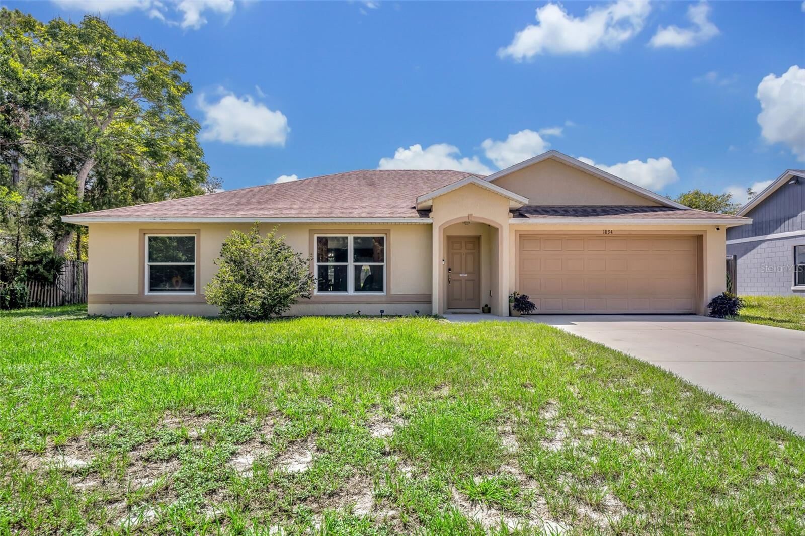 Property Photo: 1834 W Cooper Drive FL 32725