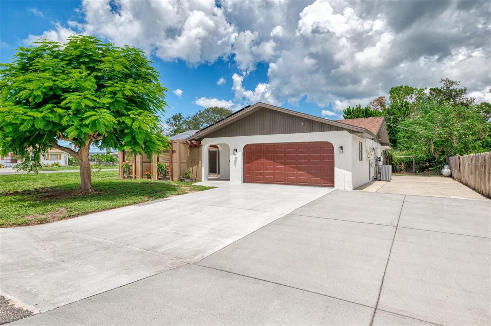 Property Photo:  1630 Porpoise Road  FL 34293 