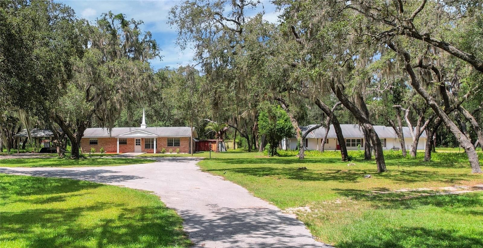 Property Photo: 2901 Griffin View Drive FL 32159