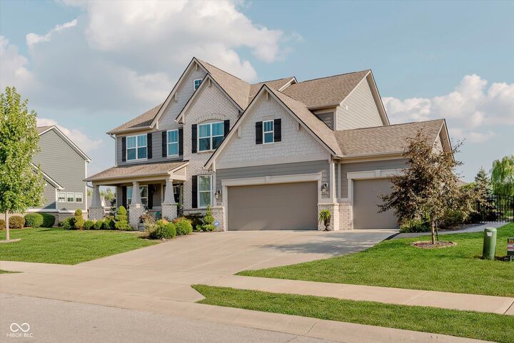 Property Photo: 2449 Stonehaven Drive IN 46123