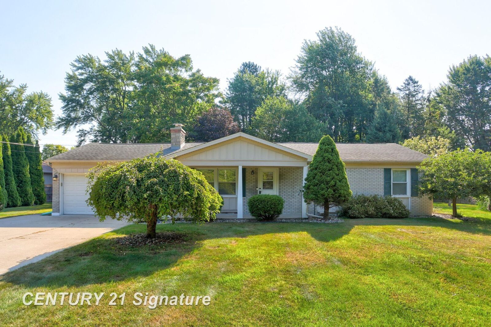 Property Photo:  1838 N Miller Road  MI 48609 