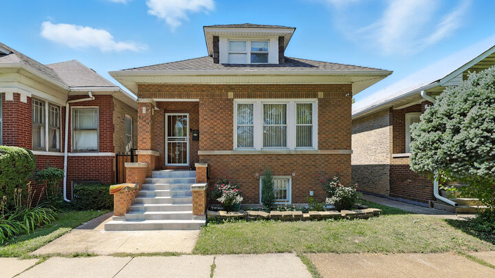 5242 N Kimball Avenue  Chicago IL 60625 photo