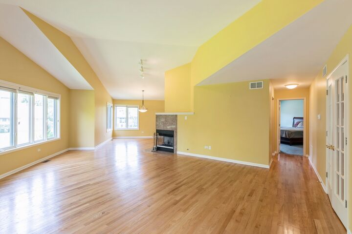 Property Photo:  109 Commons Drive  IL 60464 