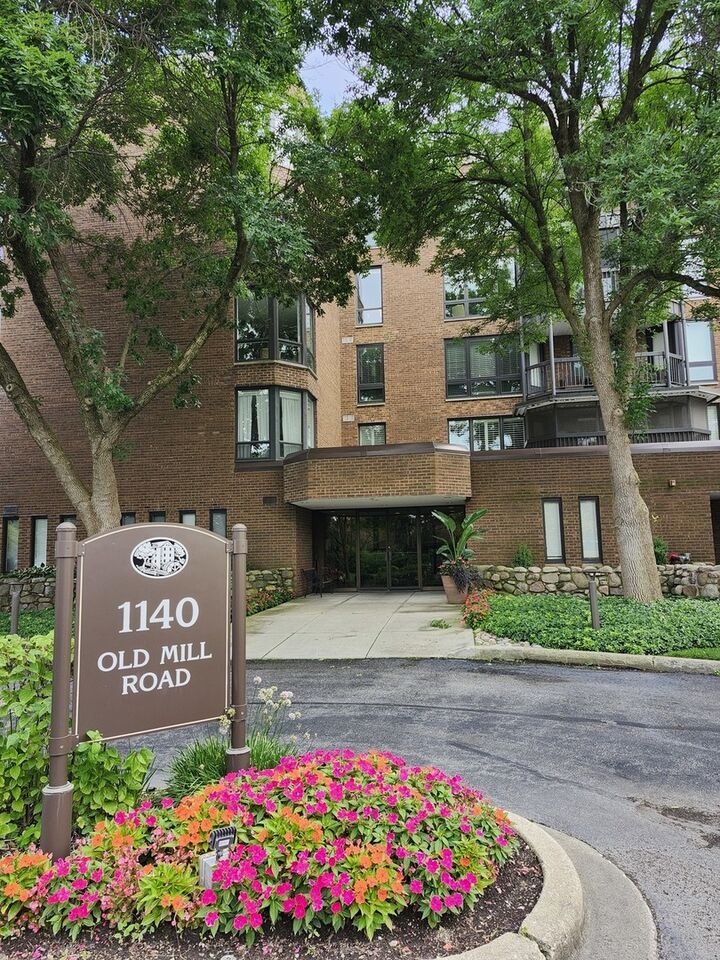 1140 Old Mill Road 303F  Hinsdale IL 60521 photo