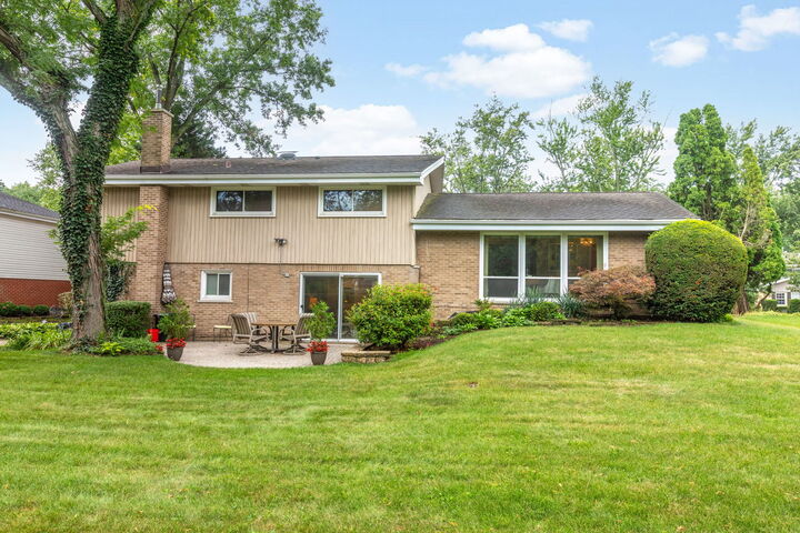 Property Photo:  1835 Barberry Road  IL 60062 
