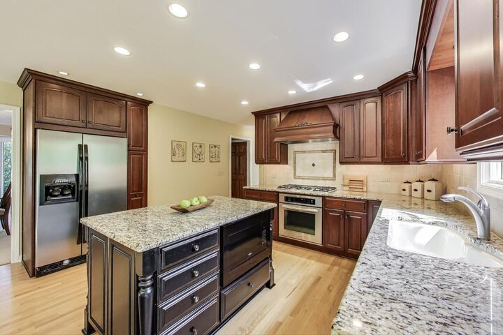Property Photo:  2098 Fall Brook Drive  IL 60565 