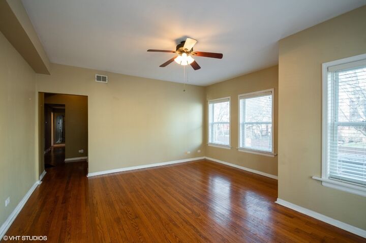Property Photo:  6042 N Kenmore Avenue 1  IL 60660 
