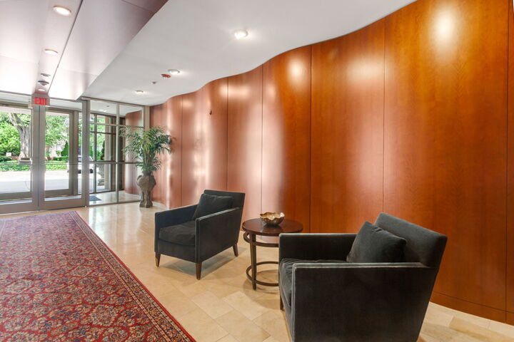 Property Photo:  520 S Washington Street 103  IL 60540 