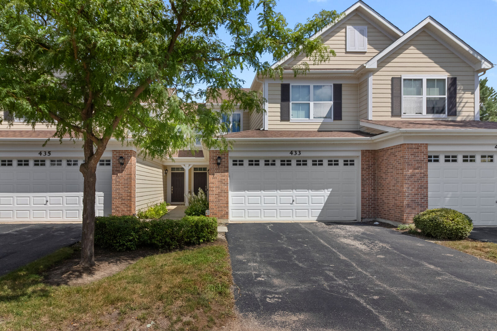 Property Photo: 433 Acushnet Street IL 60124