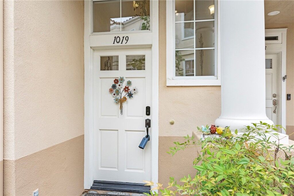 Property Photo:  1019 S Stresa Way  CA 92808 