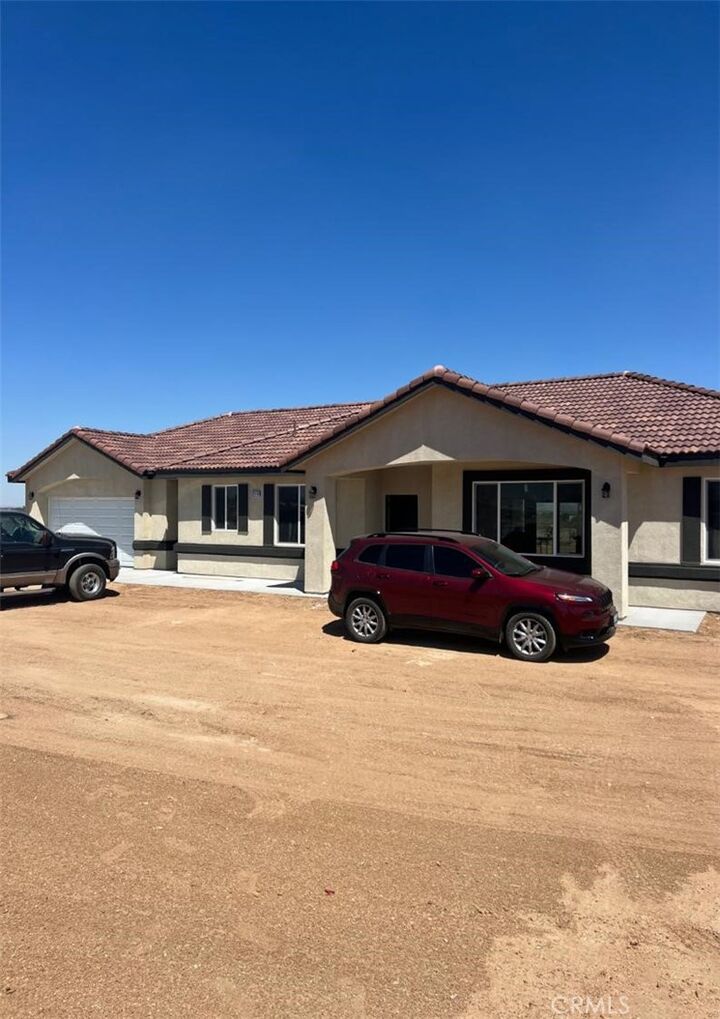 22970 Wren Street  Apple Valley CA 92308 photo
