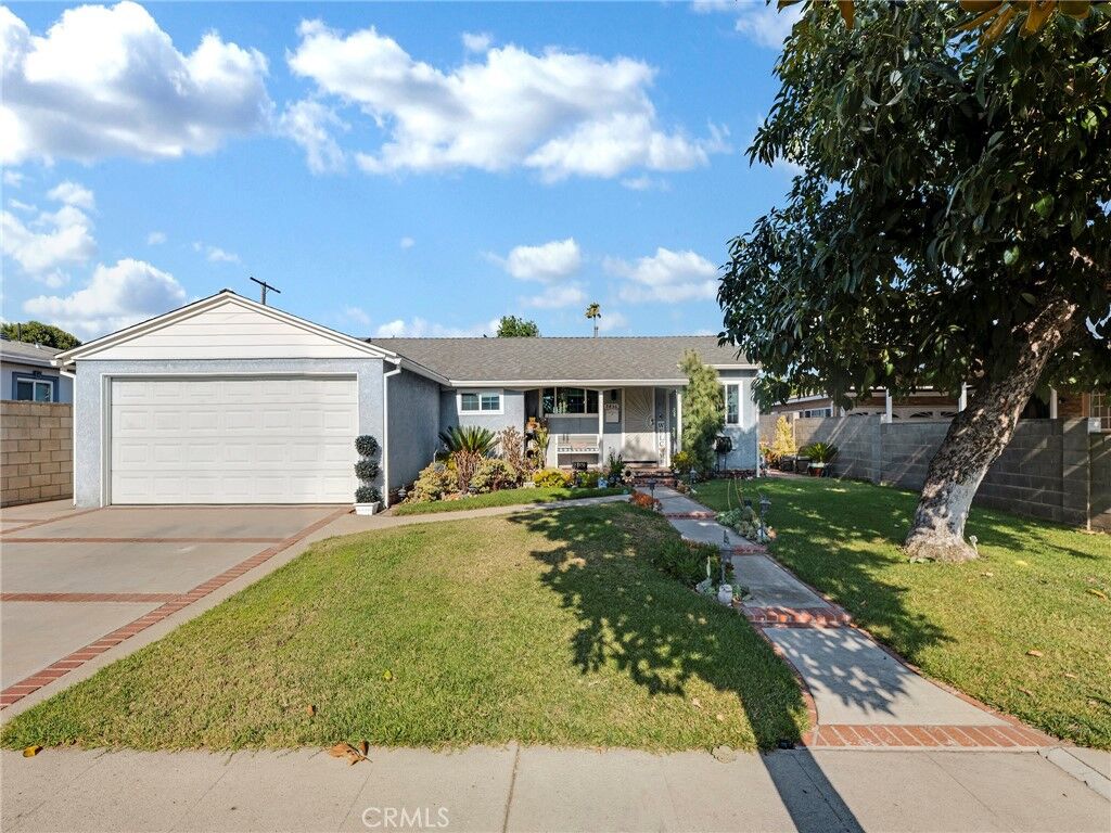 Property Photo:  8436 Costello Avenue  CA 91402 