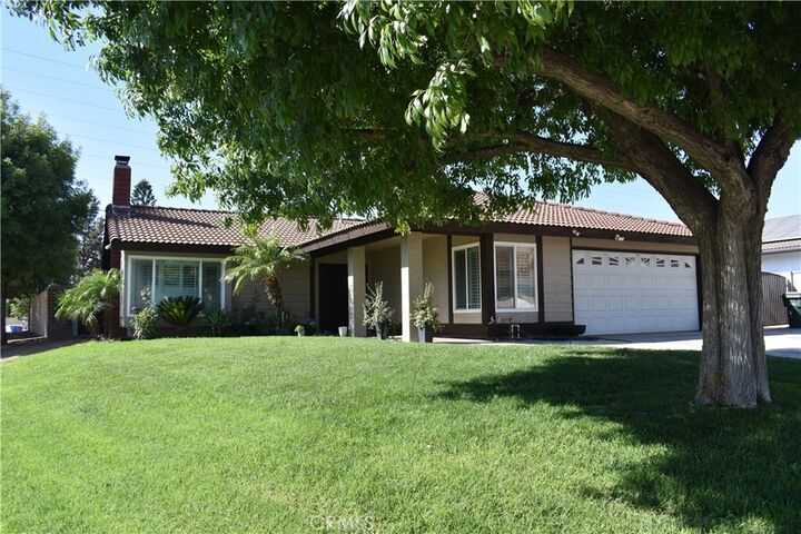 Property Photo: 2831 Donner Way CA 92509