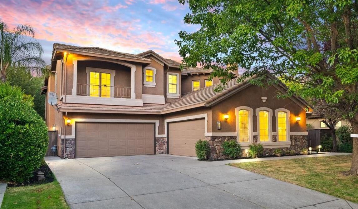 Property Photo:  820 Wedge Wood Court  CA 95605