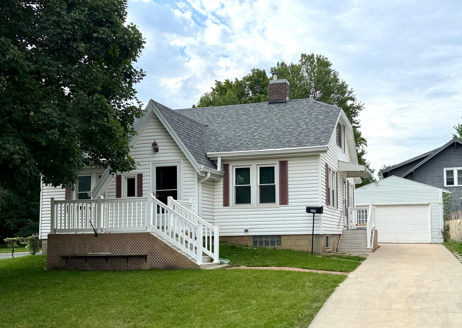 Property Photo:  317 W Grant Street  MN 55975 