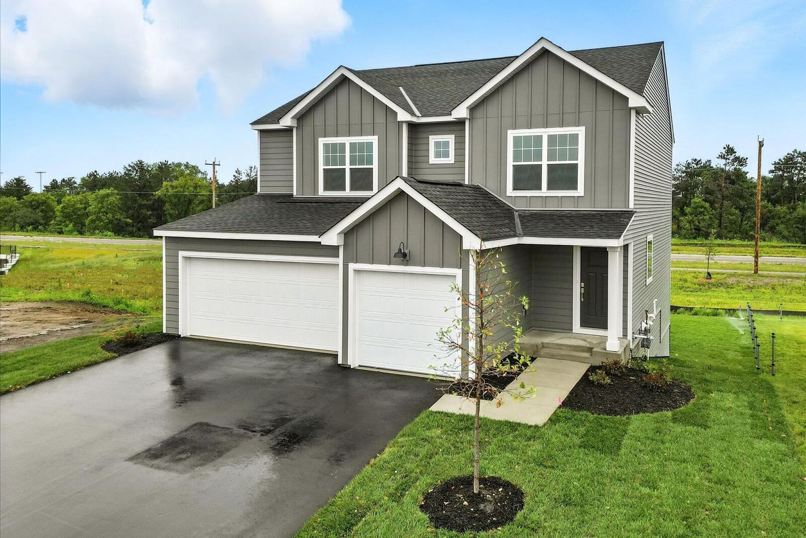 Property Photo: 19335 Colonial Trail MN 55024