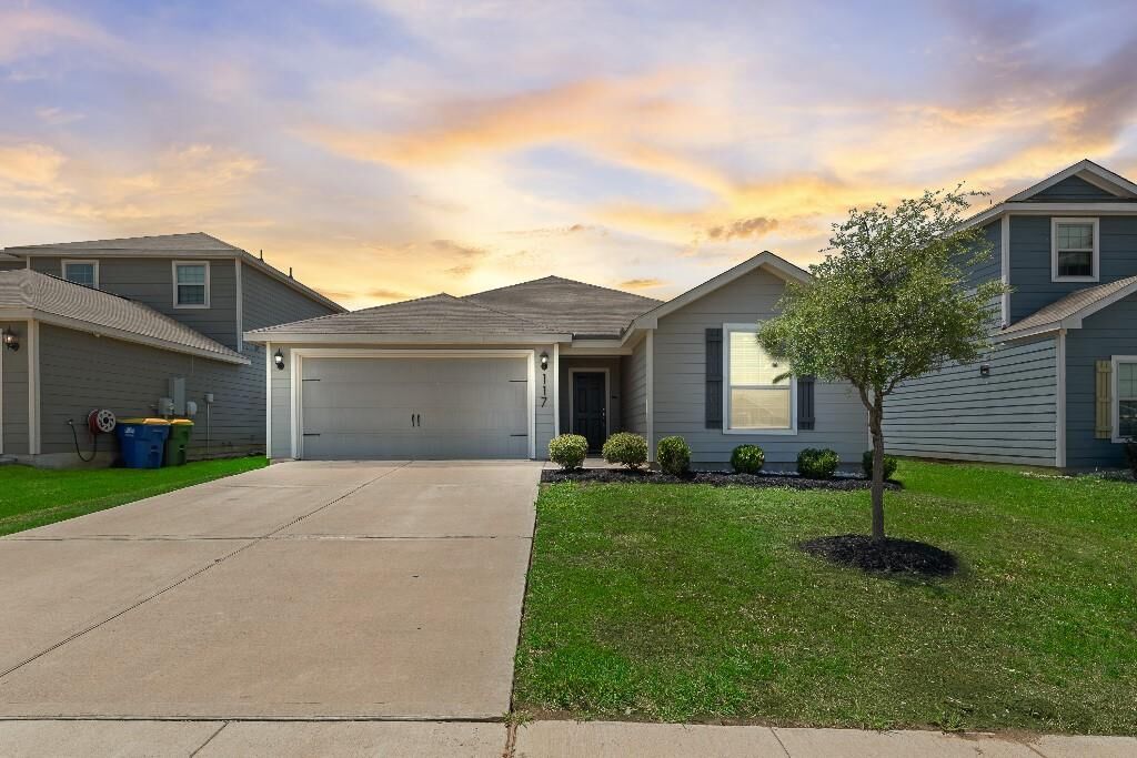 Property Photo:  117 Hamilton Way  TX 76084 