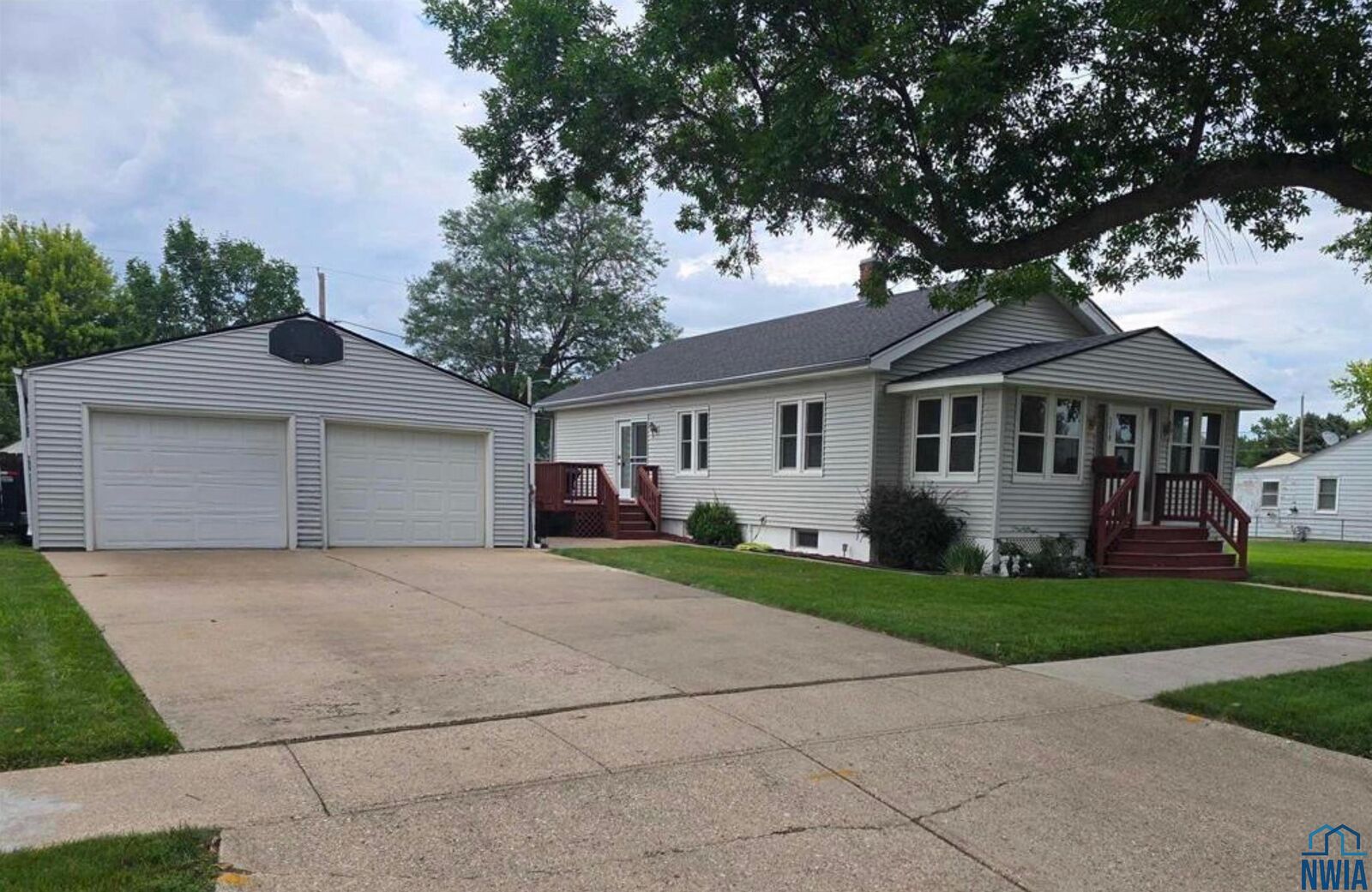 Property Photo: 1219 Goldie Avenue IA 51109