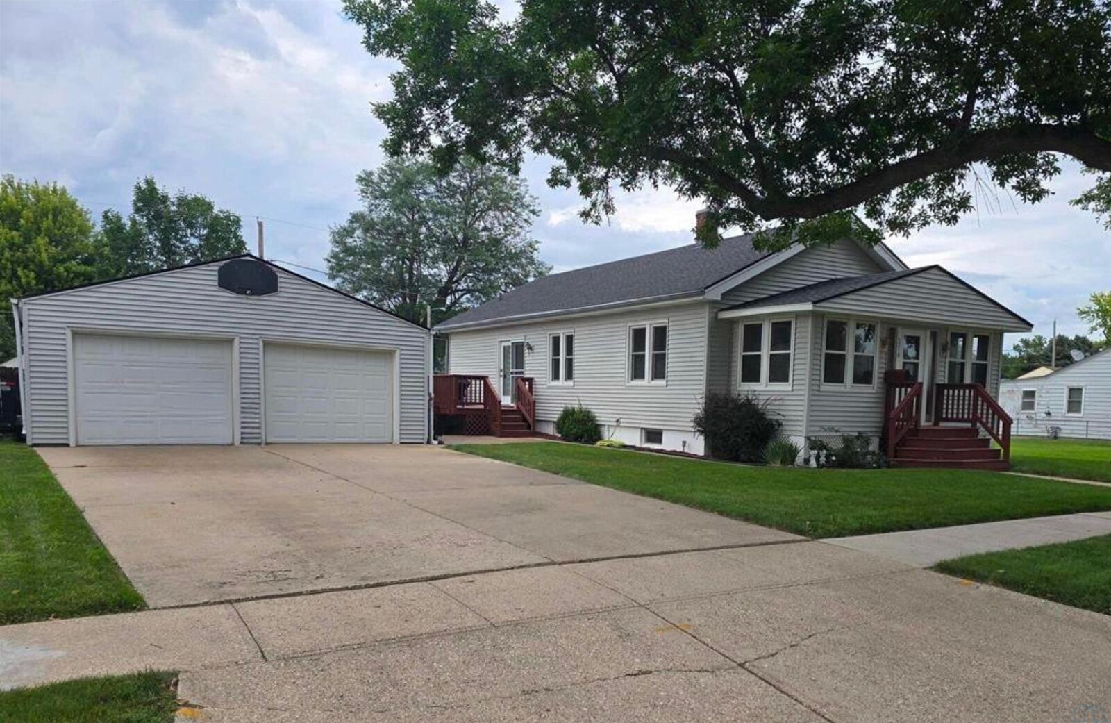 Property Photo: 1219 Goldie Avenue IA 51109