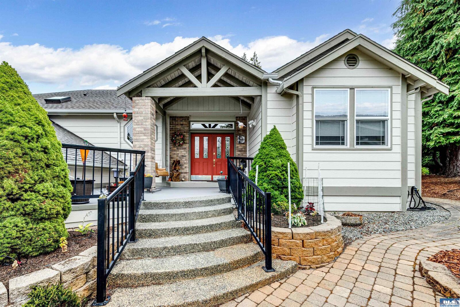 Property Photo:  105 14th Court  WA 98382 