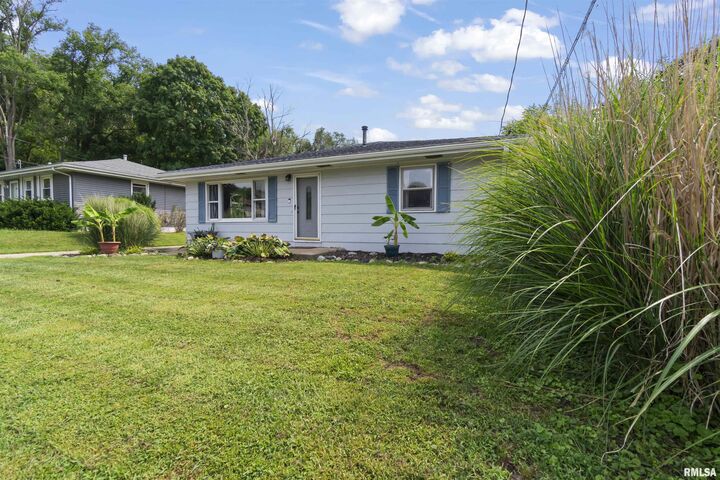 Property Photo:  114 Raynor Street  IL 61611 