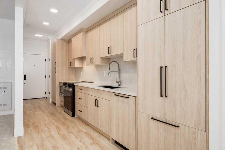 330 Dieppe Drive SW 117  Calgary AB T3E 2L4 photo