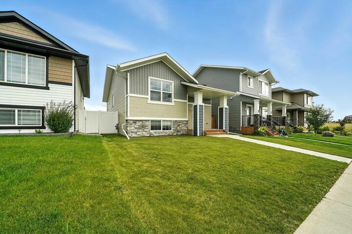 Property Photo:  191 Thomlison Avenue  AB T4P 3E6 