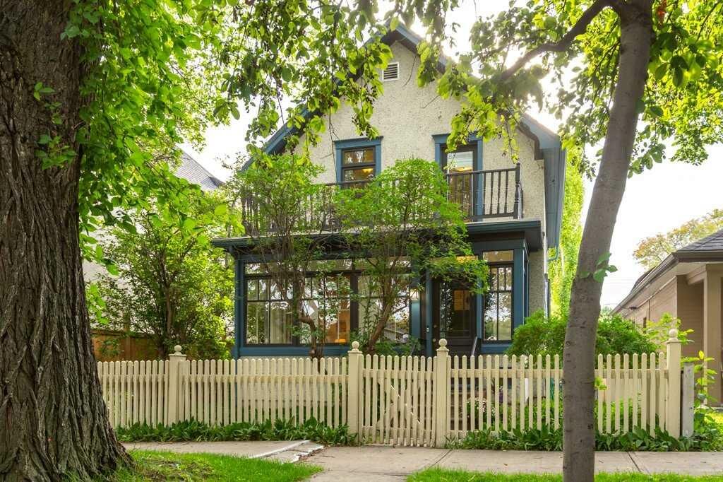 Property Photo:  515 8 Street NE  AB T2E 4H1 
