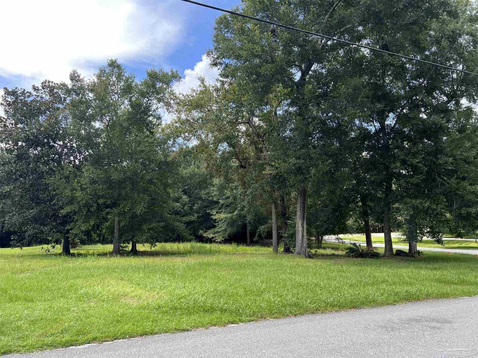 Property Photo: 49 Crabapple Ln FL 32514