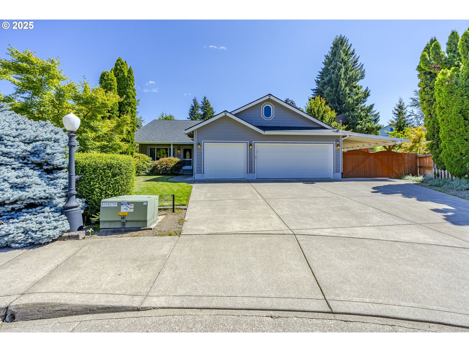 Property Photo:  1565 Fairview Pl  OR 97424 