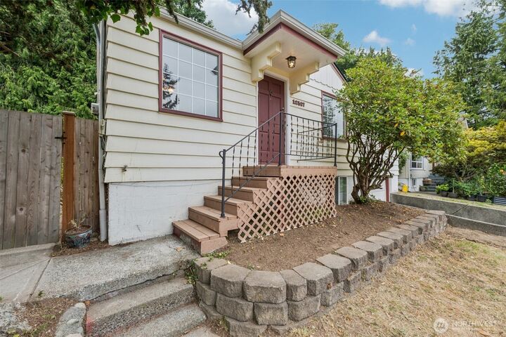 Property Photo:  12517  22nd Avenue NE  WA 98125 