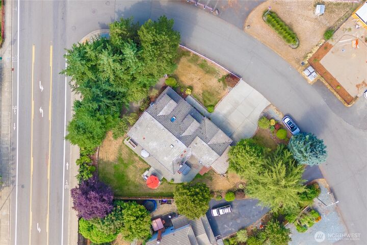 Property Photo: 22015 SE 244th Place WA 98038