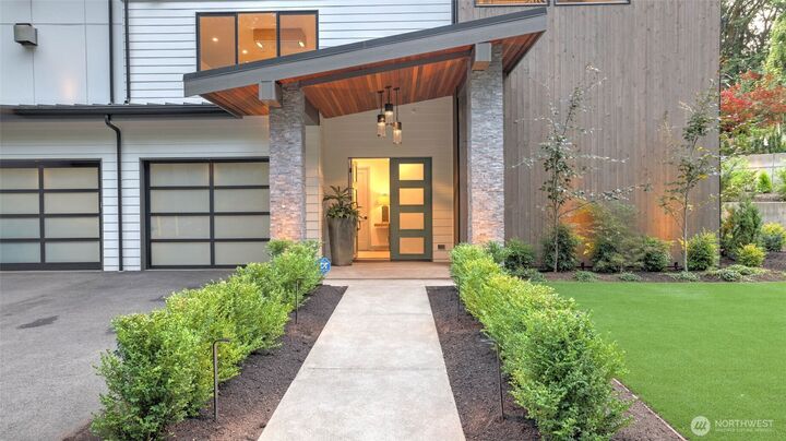 Property Photo:  5202  Forest Avenue SE  WA 98040 