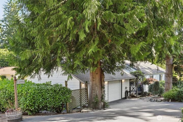 Property Photo: 16004 74th Avenue NE WA 98028