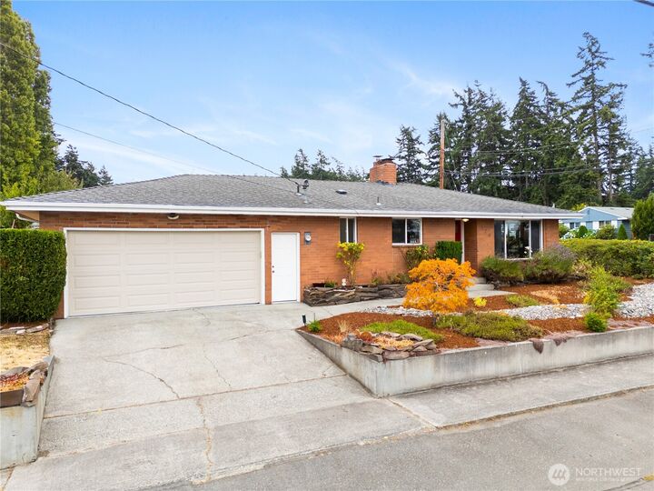 Property Photo:  824 NE Oleary Street  WA 98277 